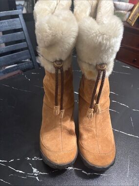 Cushe Tan Suede Winter Boots with Cream Faux-Fur Cuff